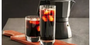 콜드브루 커피와 콜드브루 커피 만들때 사용하는 도구